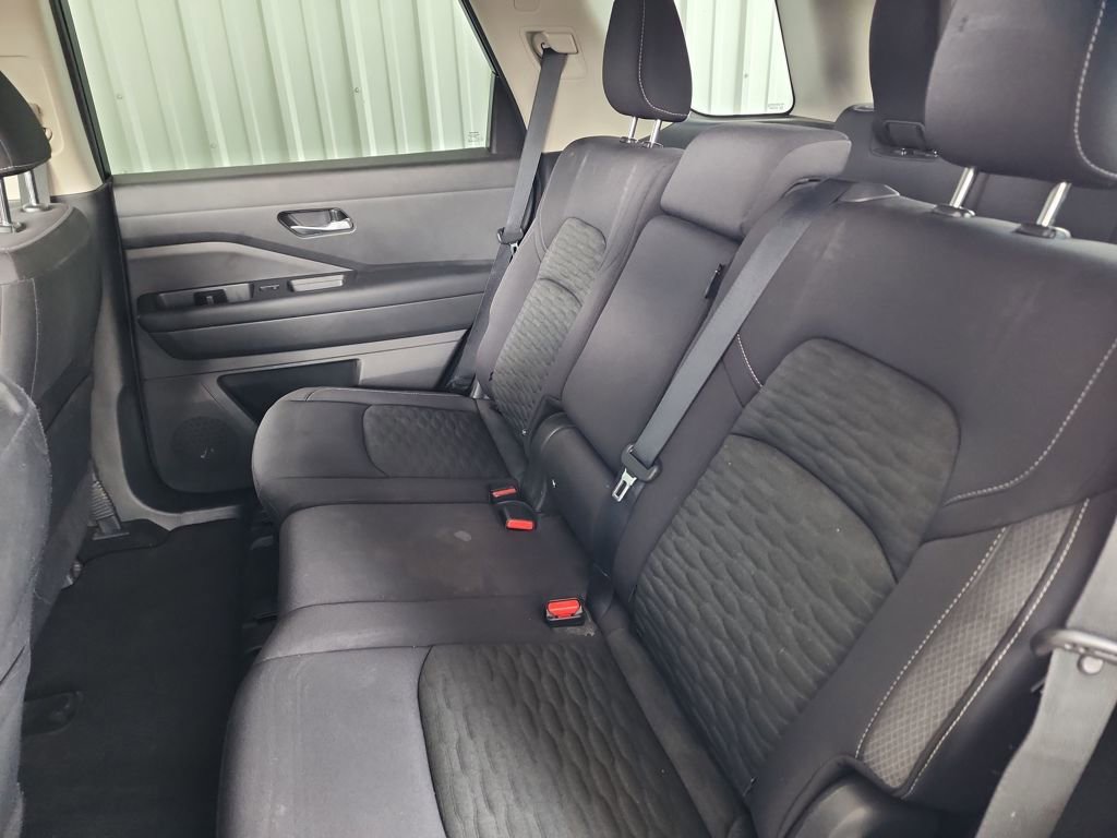 Used 2022 Nissan Pathfinder SV FWD image 40