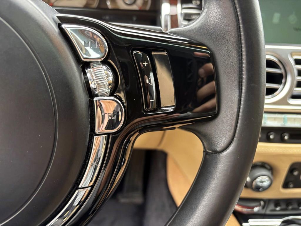 Used 2014 Rolls-Royce Wraith image 21