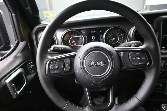 Used 2023 Jeep Gladiator Sport AWD/4WD image 8