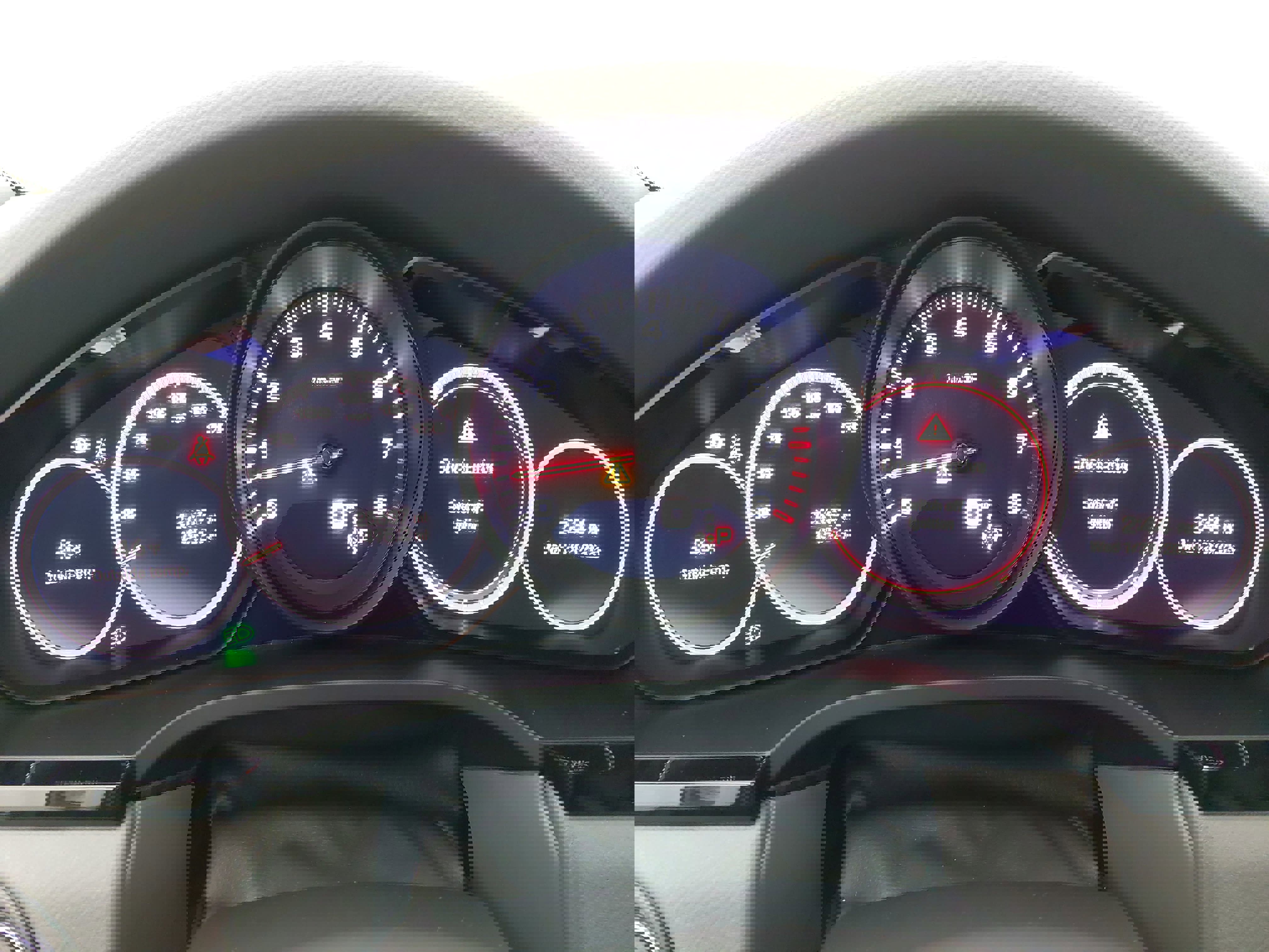 Certified 2023 Porsche Cayenne Platinum Edition image 21