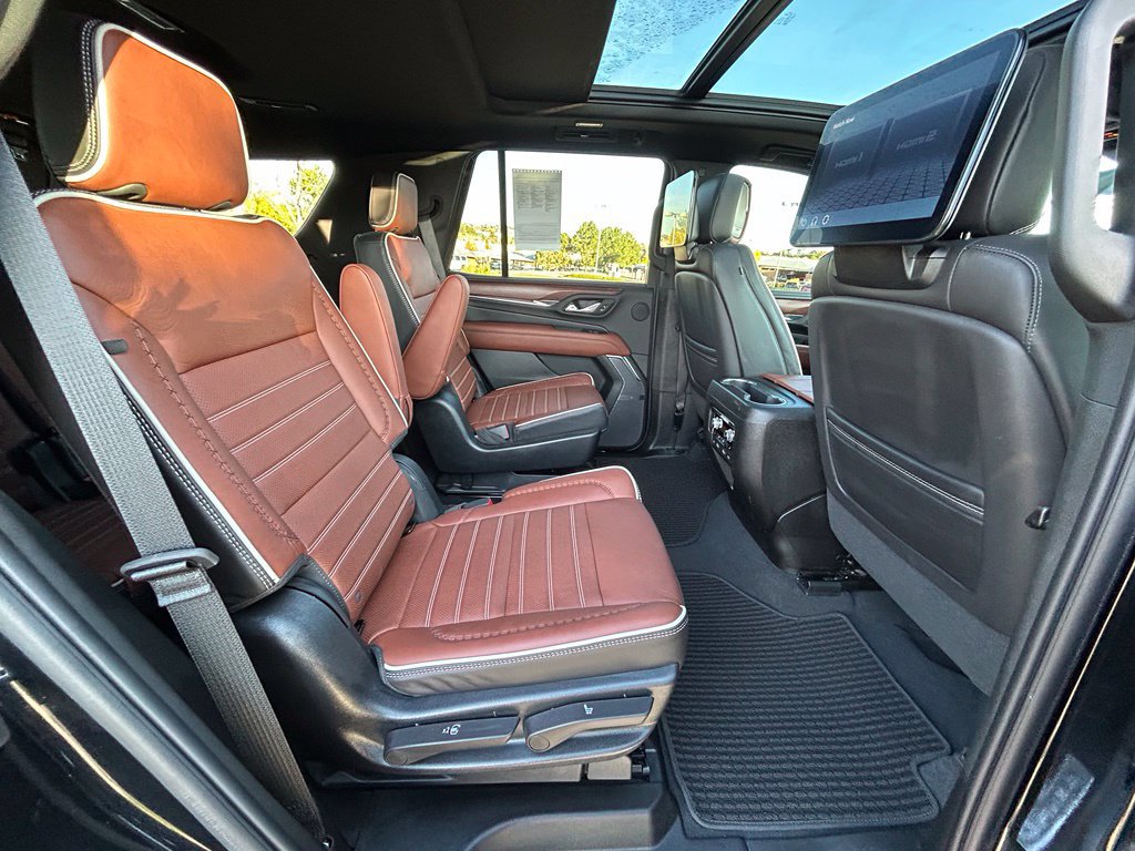Used 2023 GMC Yukon Denali Ultimate AWD/4WD image 30