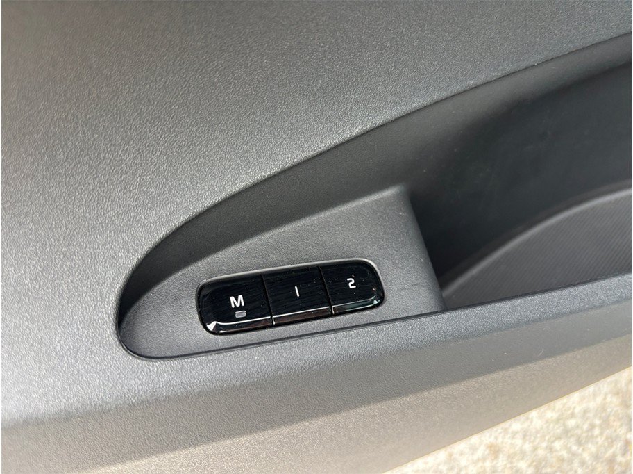 Used 2022 Polestar Polestar 2 w/ Plus Package AWD/4WD image 23