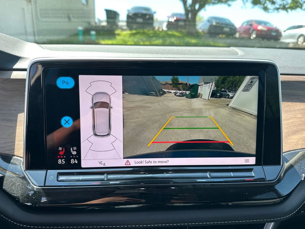 Used 2024 Volkswagen Atlas SE AWD/4WD image 16