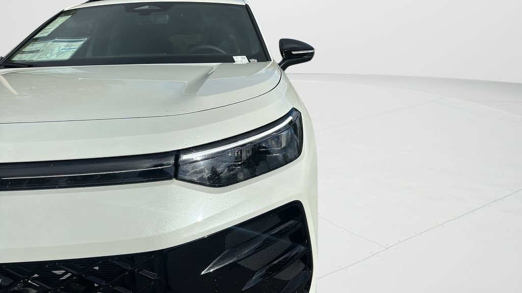 New 2026 Volkswagen Tiguan SE R-Line FWD image 9