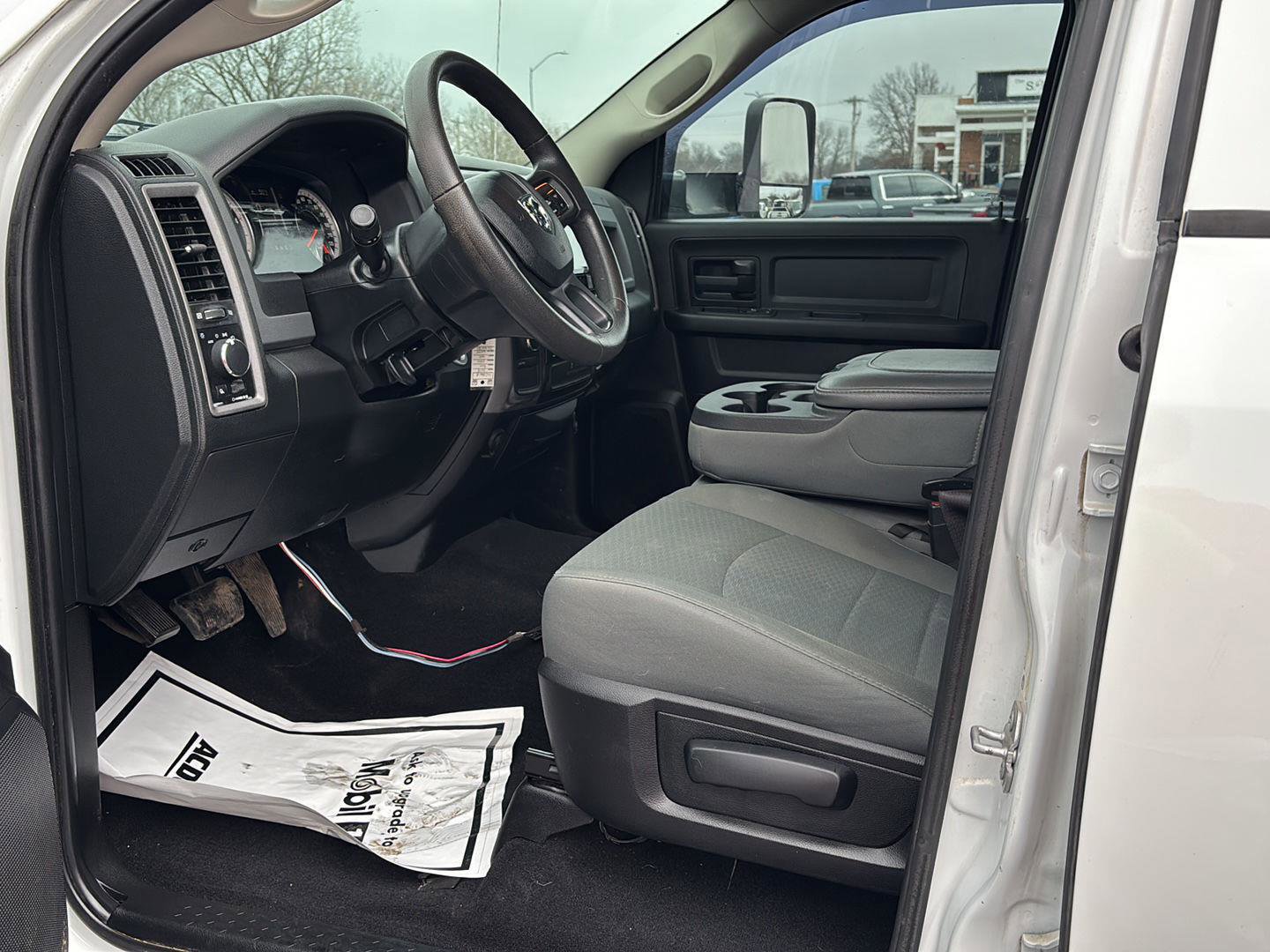 Used 2018 RAM 2500 Tradesman w/ Chrome Appearance Group image 16