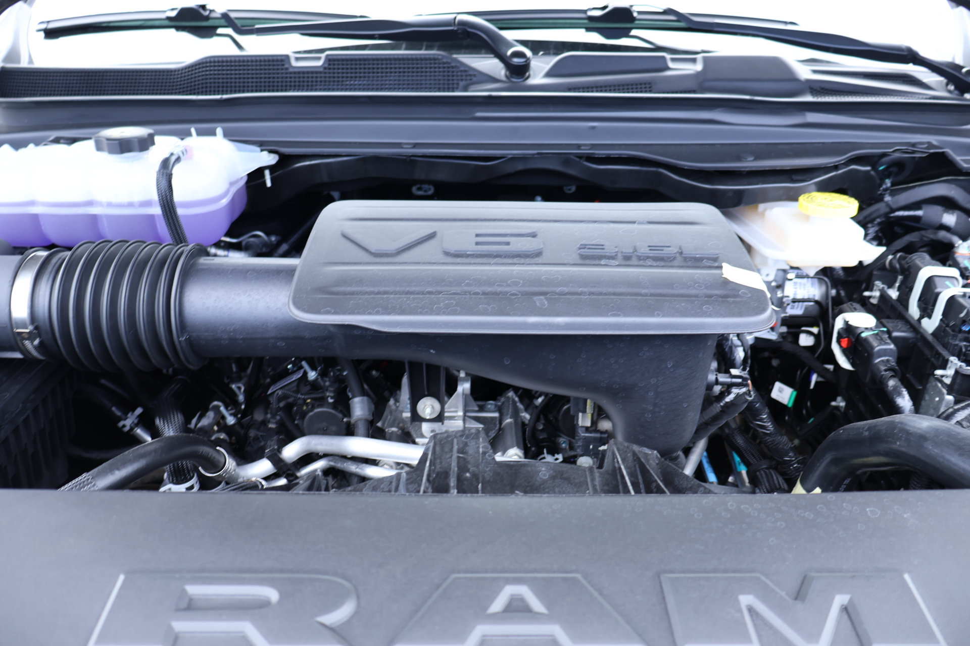 New 2026 RAM 1500 Express AWD/4WD image 18