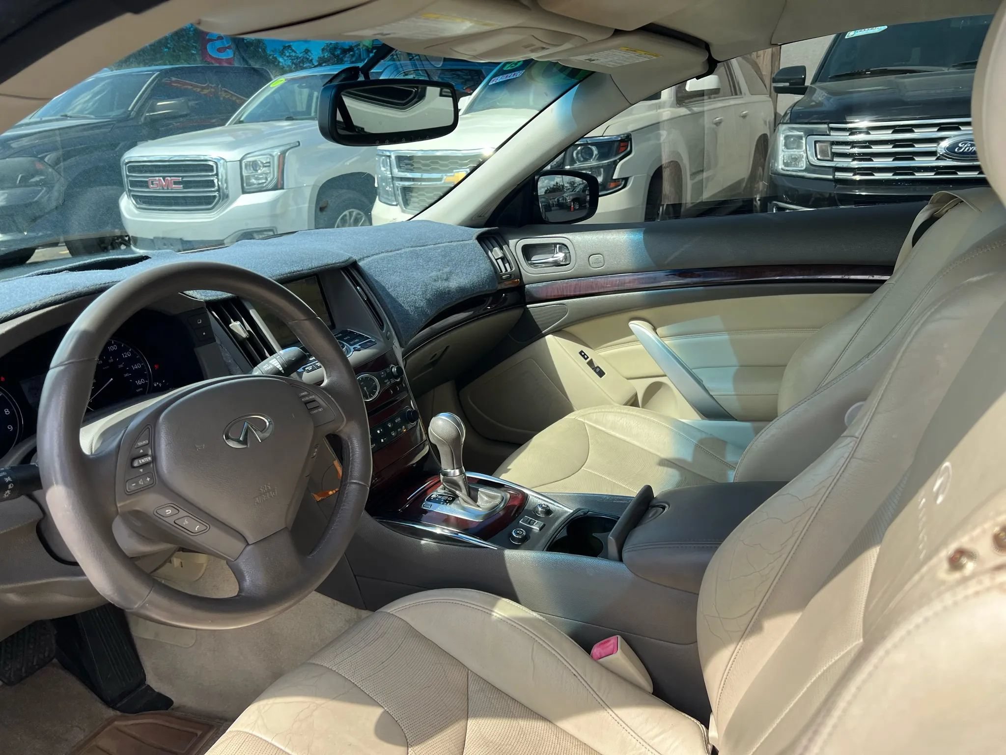 Used 2010 INFINITI G37 Convertible w/ Premium Pkg RWD image 10