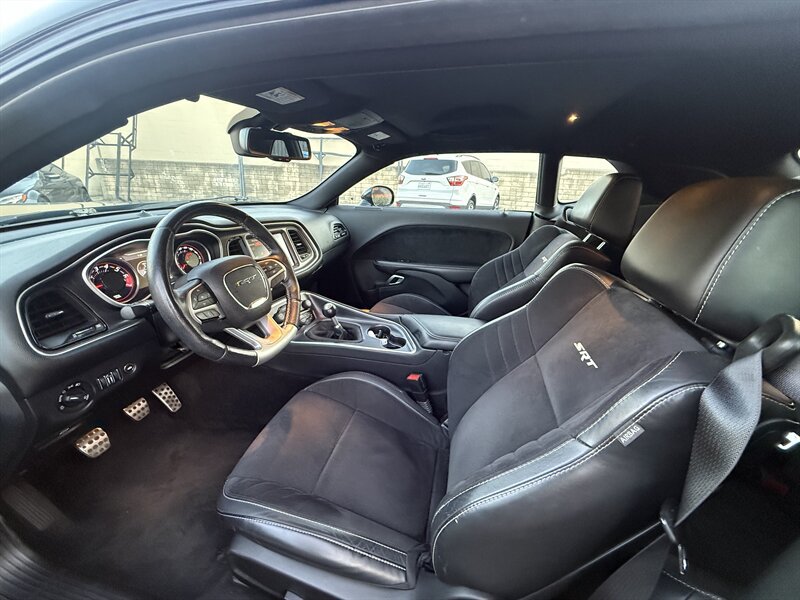 Used 2016 Dodge Challenger SRT RWD image 26
