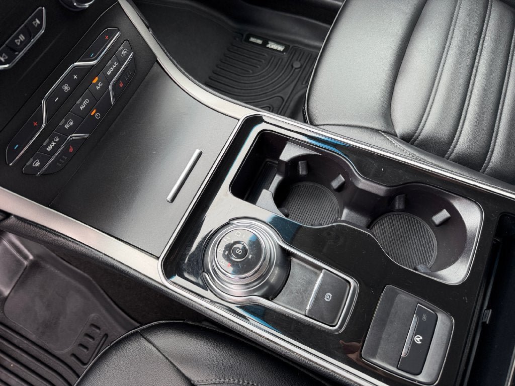 Used 2019 Ford Edge SEL w/ Equipment Group 201A AWD/4WD image 18