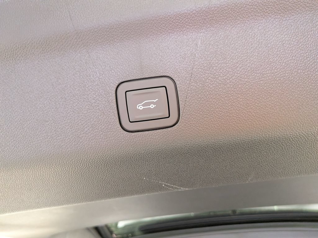 New 2026 GMC Yukon Denali AWD/4WD image 13
