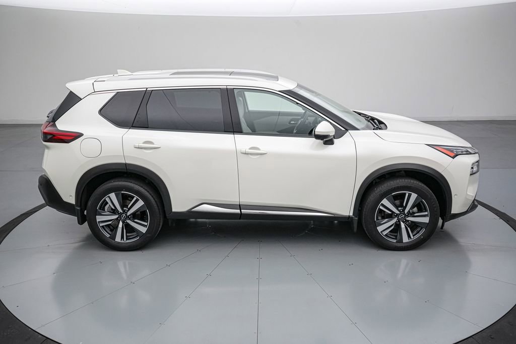 Used 2023 Nissan Rogue SL w/ SL Premium Package AWD/4WD image 3