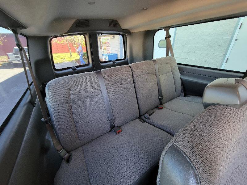 Used 2017 Chevrolet Express 3500 LT w/ LT Preferred Equipment Group RWD image 33