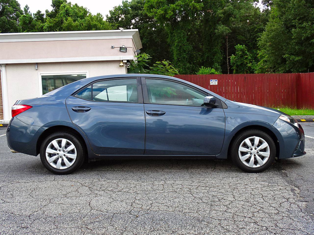 Used 2014 Toyota Corolla LE FWD image 11