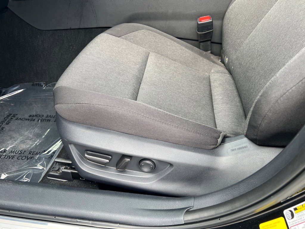 Used 2025 Toyota Camry LE image 18