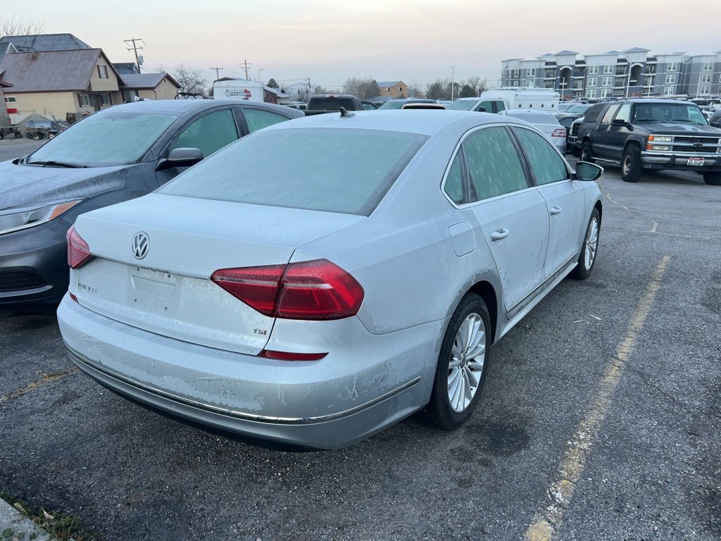 Used 2017 Volkswagen Passat 1.8T SE image 5