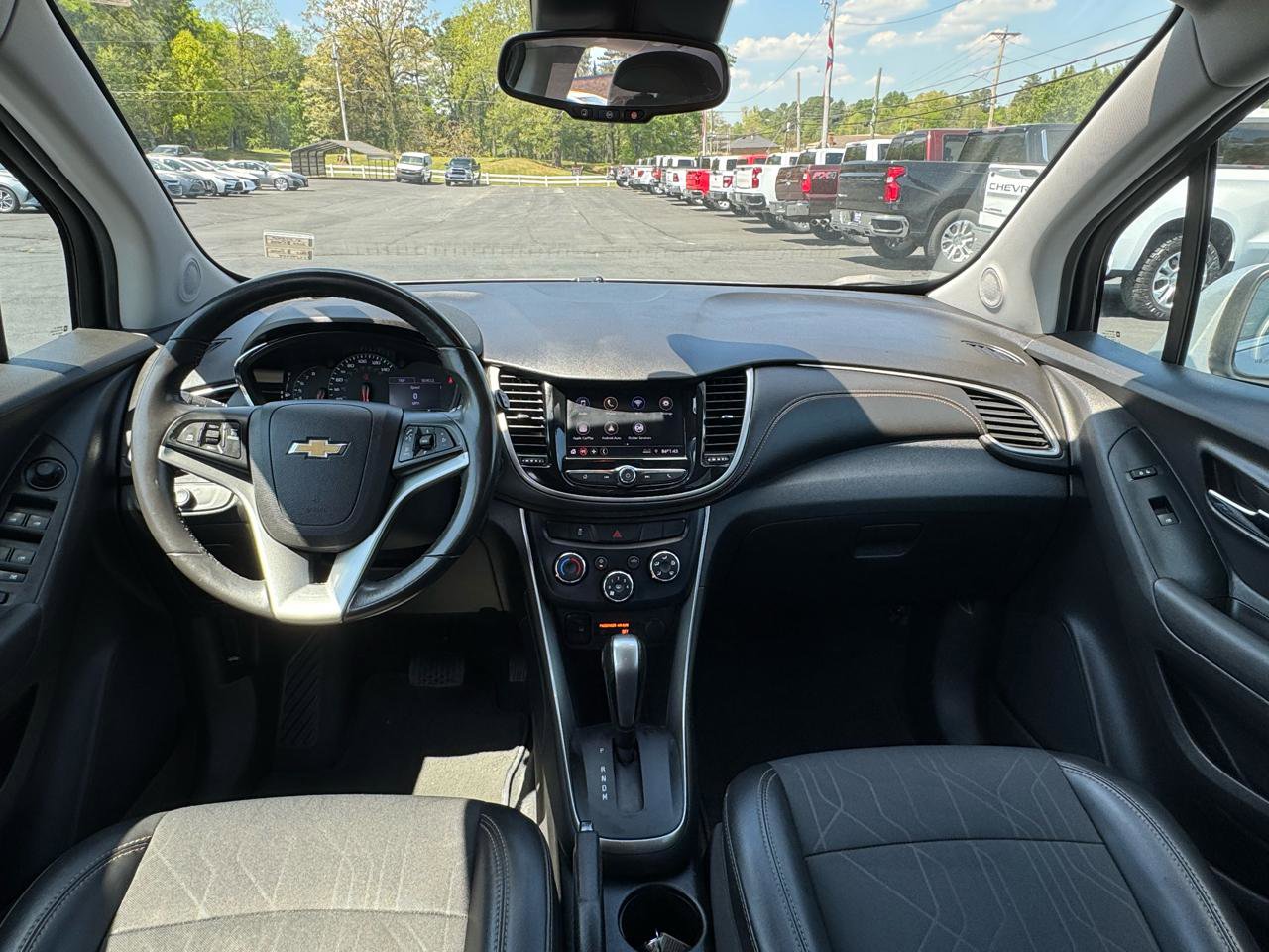 Used 2020 Chevrolet Trax LT w/ LT Convenience Package image 19