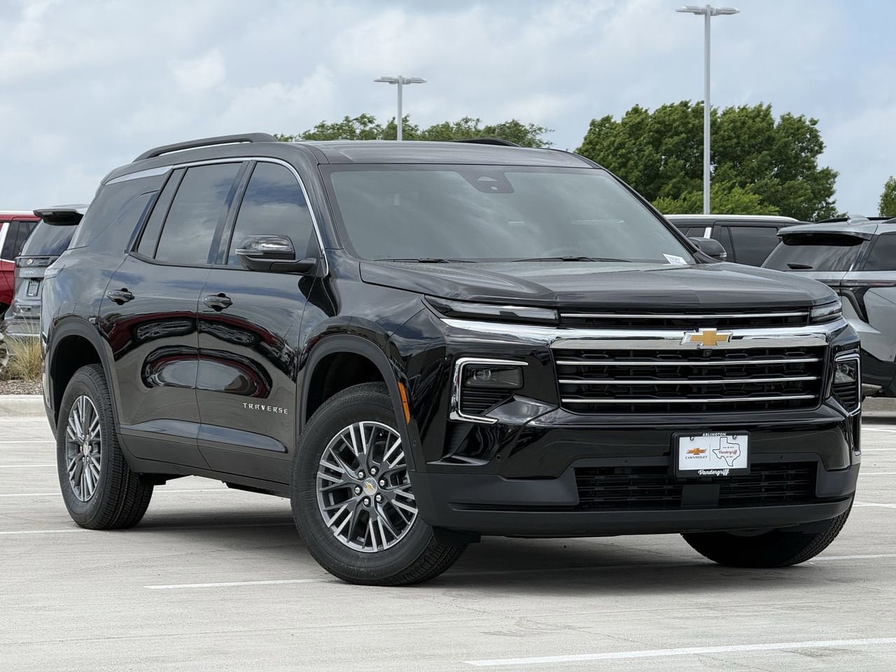 New 2026 Chevrolet Traverse LT w/ Enhanced Driving Package image 2