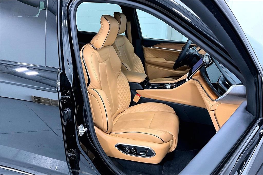 Used 2025 Jeep Grand Cherokee L Summit image 10