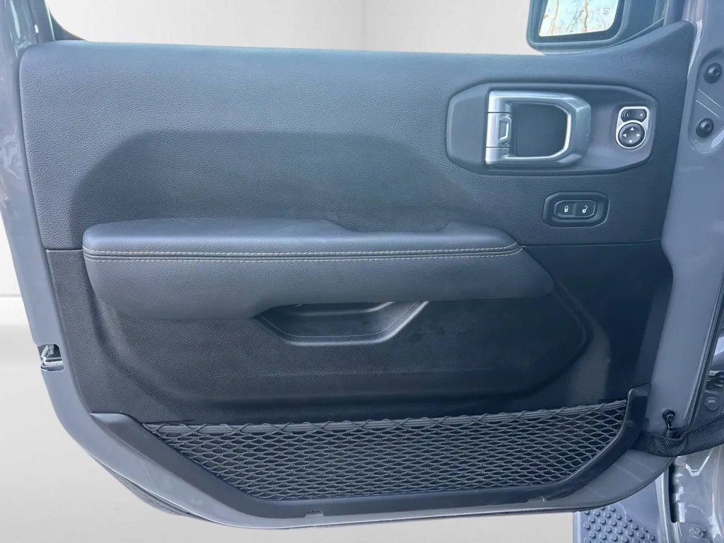 Used 2023 Jeep Wrangler Altitude image 17