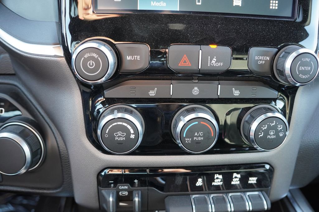 New 2026 RAM 1500 Big Horn AWD/4WD image 16