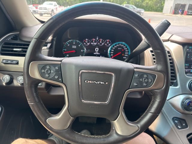 Used 2017 GMC Yukon Denali AWD/4WD image 18