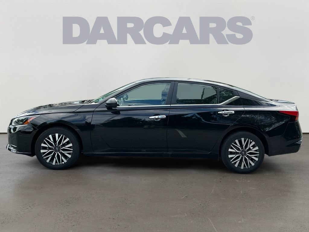 Used 2025 Nissan Altima 2.5 SV AWD/4WD image 4