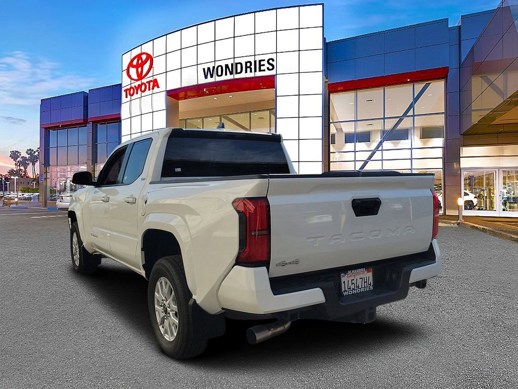 Used 2025 Toyota Tacoma SR5 image 3