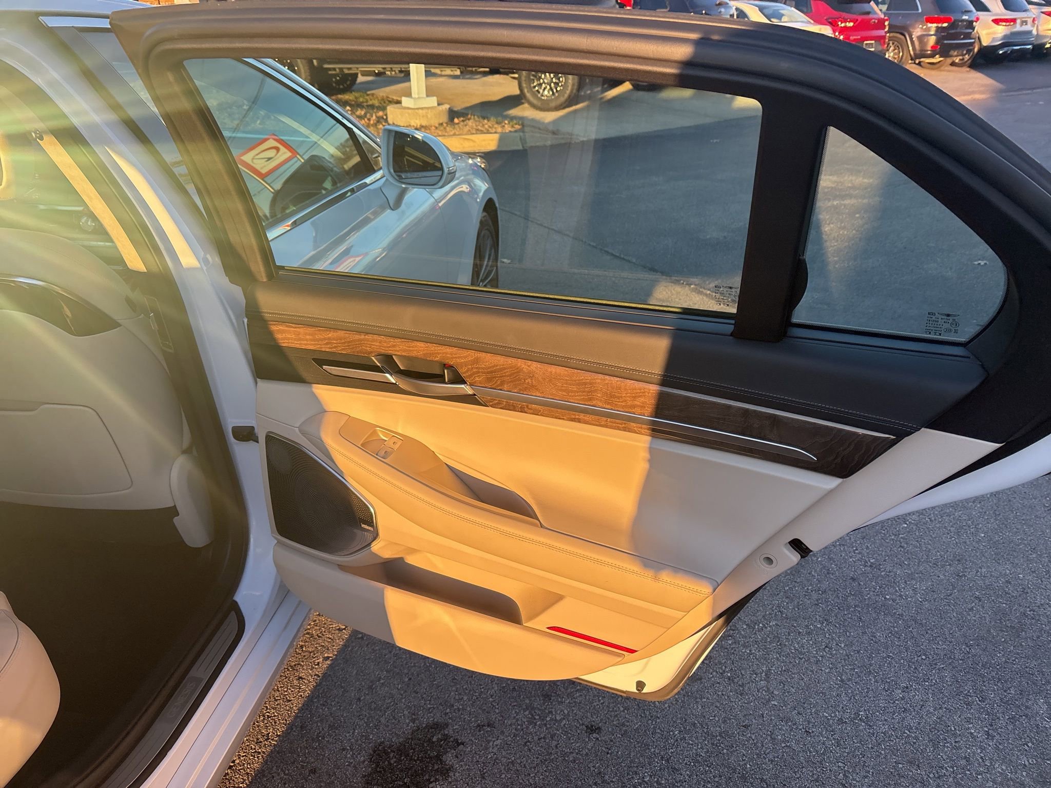 Used 2018 Genesis G90 3.3T Premium image 20