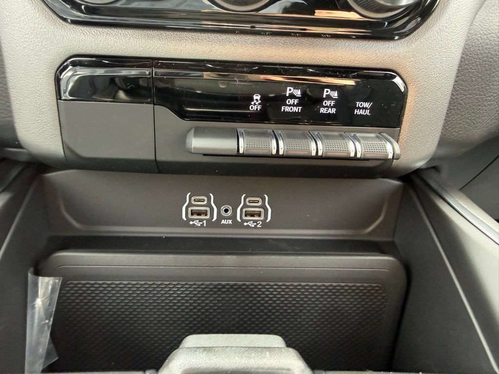 New 2026 RAM 1500 Big Horn AWD/4WD image 26