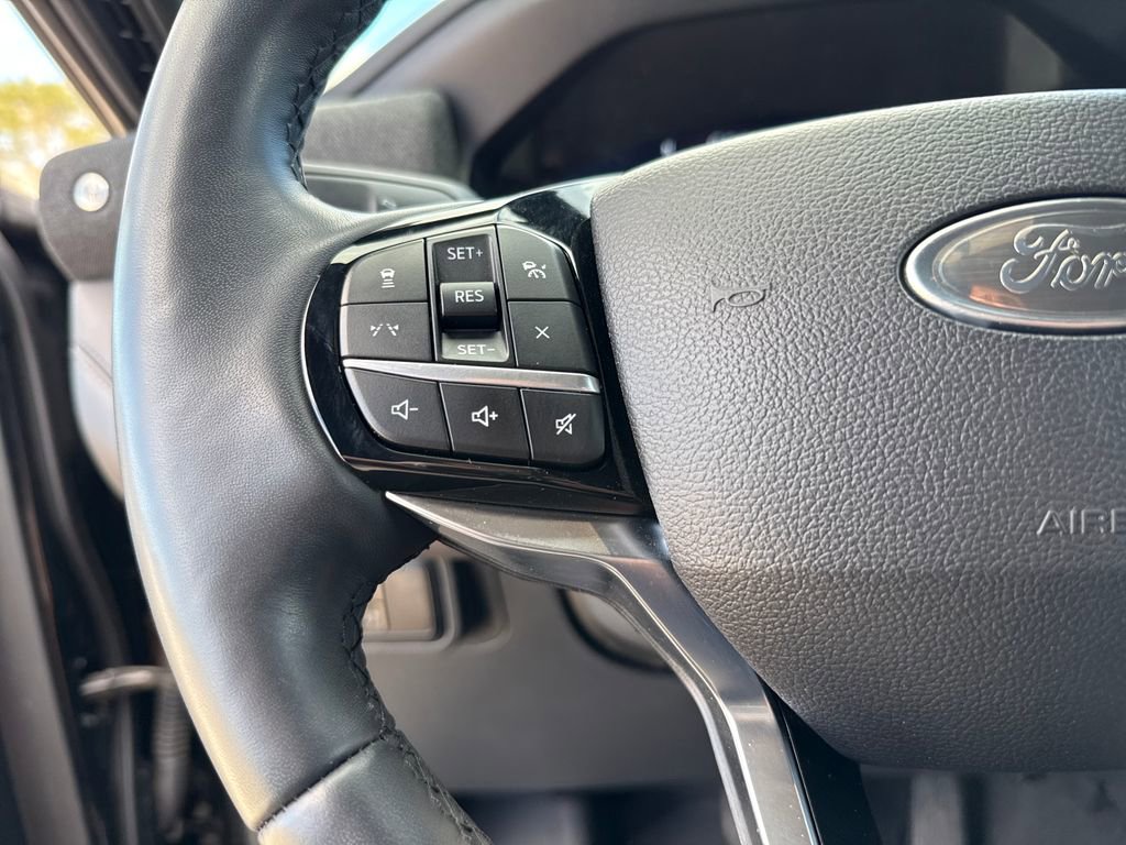 Certified 2025 Ford Explorer Platinum image 16