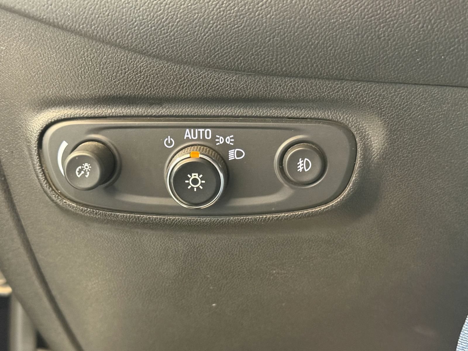 Used 2020 Chevrolet Equinox LT FWD image 21