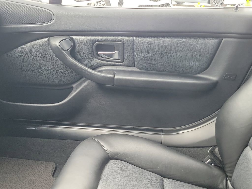 Used 2000 BMW Z3 2.5i RWD image 27