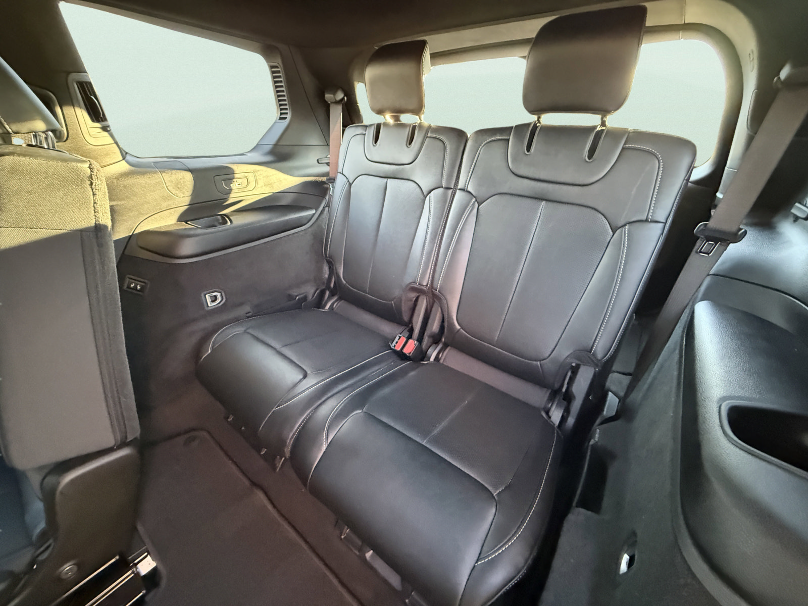 Used 2025 Jeep Grand Cherokee L Overland w/ Advanced Protech Group III AWD/4WD image 13
