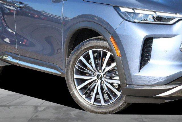 Used 2025 INFINITI QX60 Sensory AWD/4WD image 3