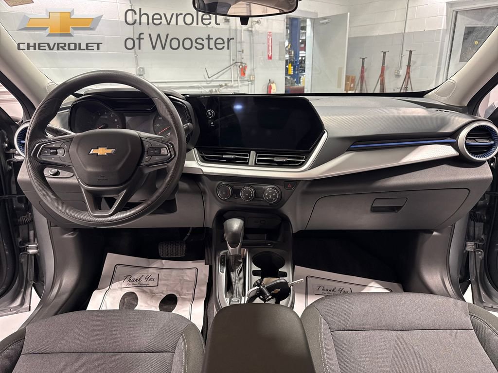 Used 2024 Chevrolet Trax LS image 31