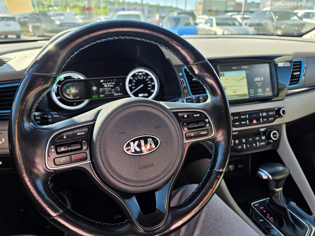 Used 2017 Kia Niro Touring FWD image 20