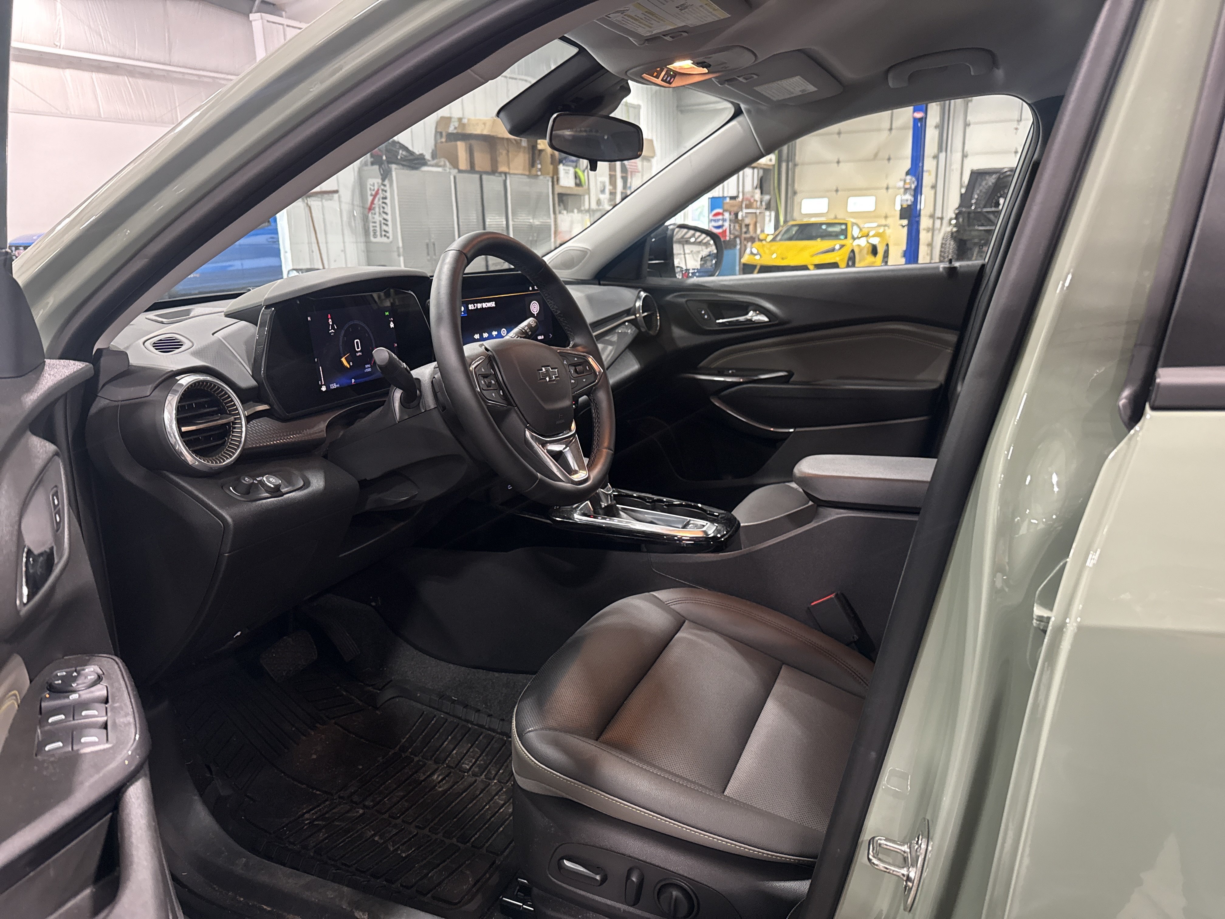 Used 2025 Chevrolet Trax ACTIV w/ Driver Confidence Package FWD image 7