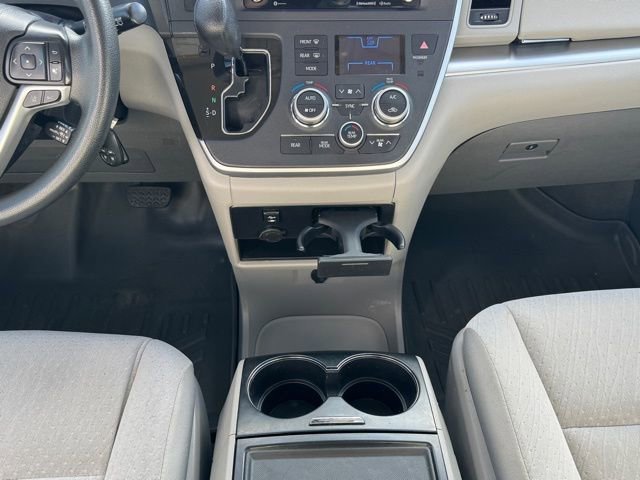 Used 2020 Toyota Sienna LE image 19