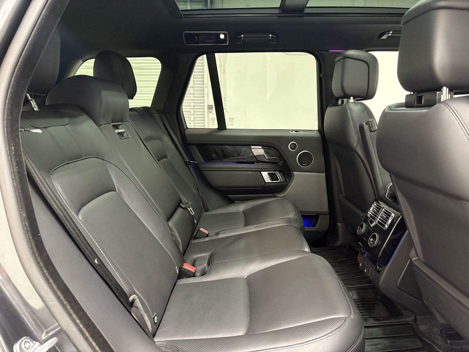 Used 2020 Land Rover Range Rover HSE AWD/4WD image 16