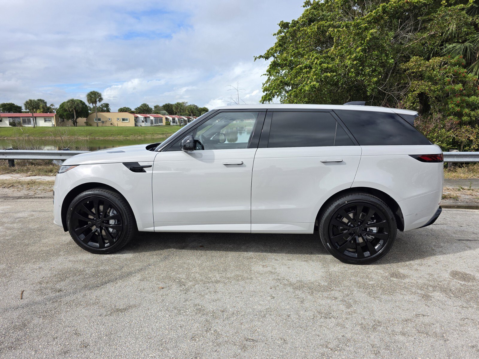 New 2026 Land Rover Range Rover Sport Dynamic SE image 7