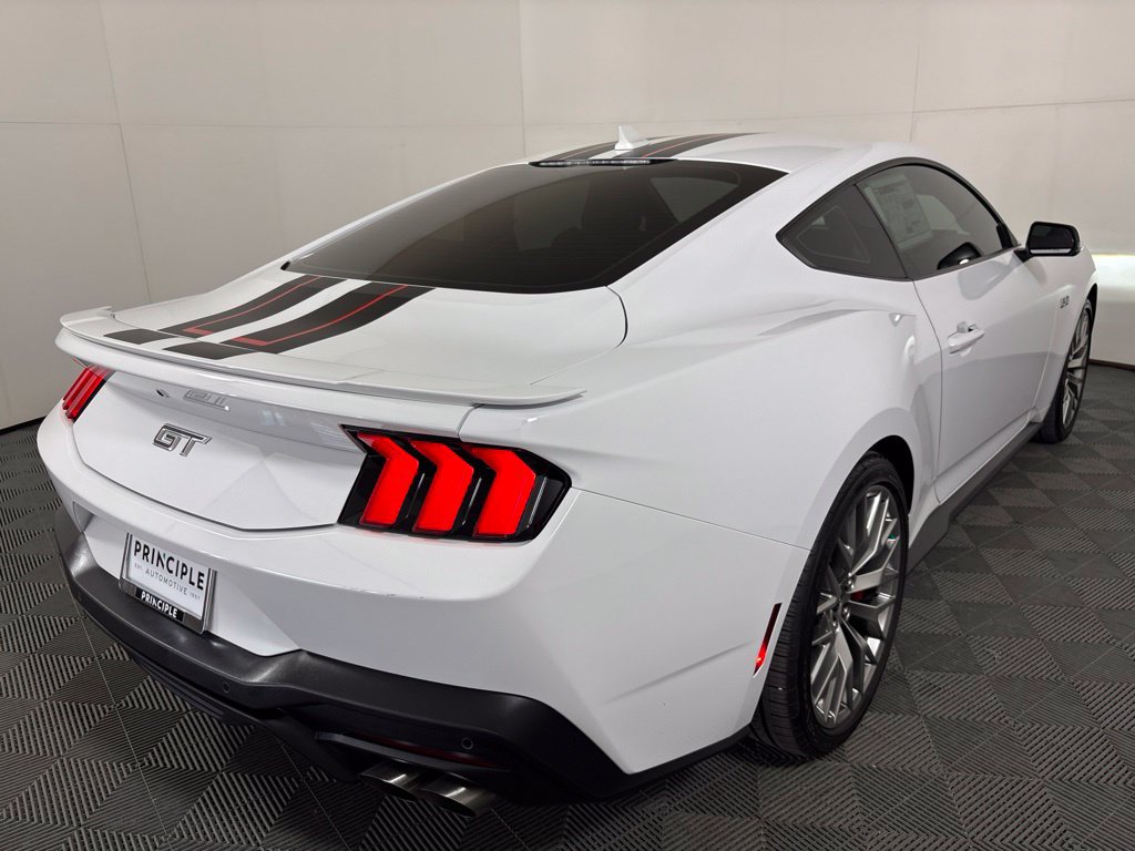 Used 2025 Ford Mustang GT Premium RWD image 5