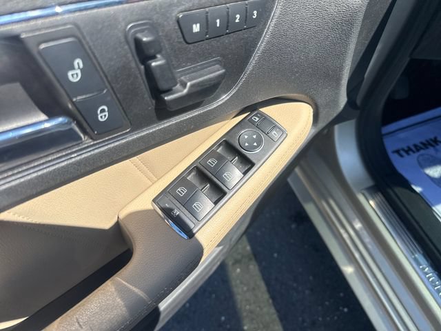 Used 2010 Mercedes-Benz E 550 4MATIC Sedan image 11