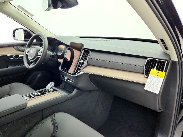 New 2026 Volvo XC90 B6 Plus w/ Protection Package Premier AWD/4WD image 17