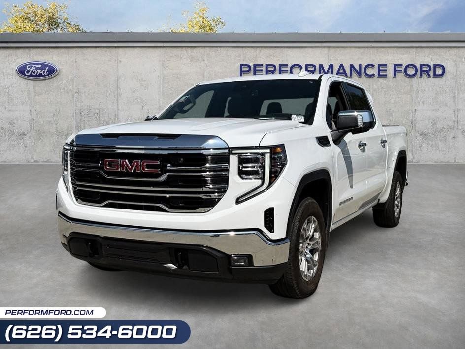Used 2025 GMC Sierra 1500 SLT image 1