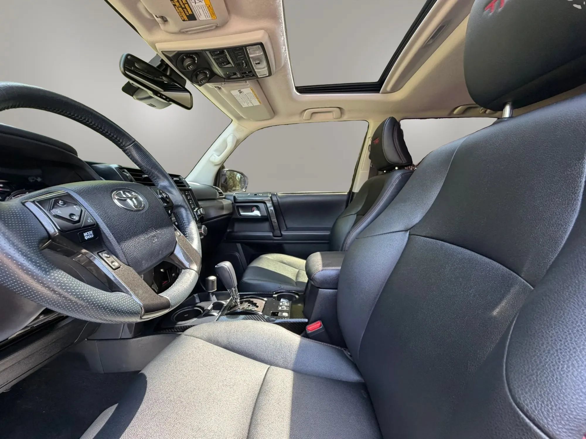 Used 2020 Toyota 4Runner Venture w/ Moonroof Package AWD/4WD image 10