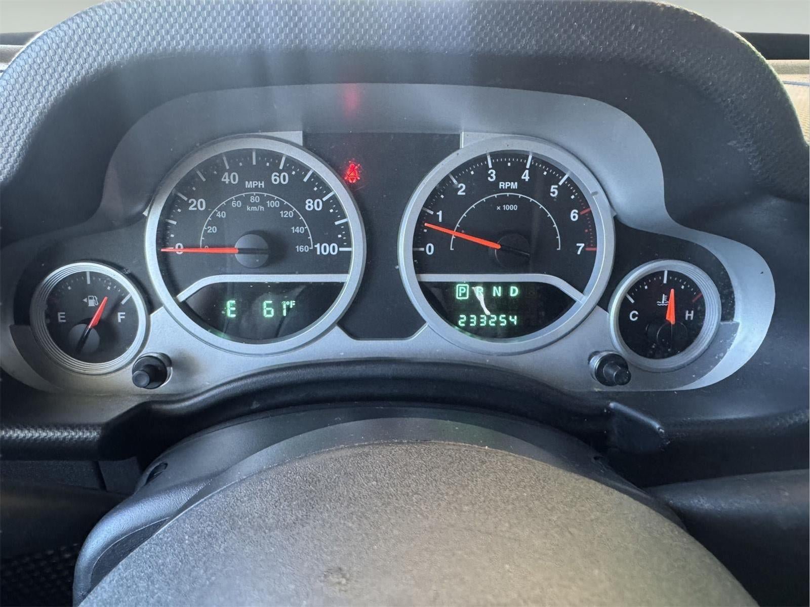 Used 2009 Jeep Wrangler Unlimited Sahara w/ Mopar Leather Group AWD/4WD image 17