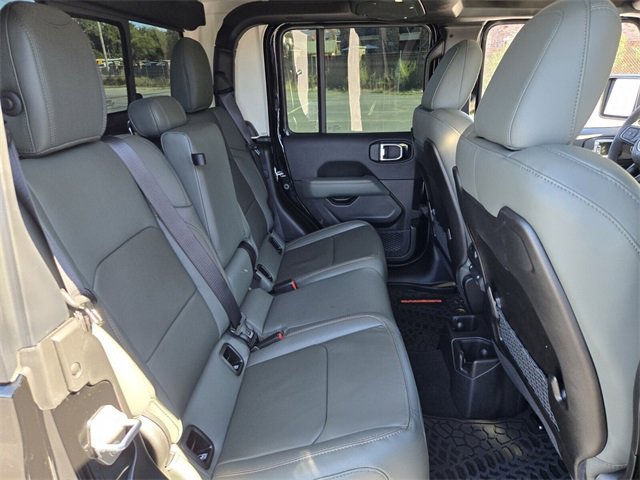 Used 2025 Jeep Gladiator Mojave w/ Convenience Group image 17