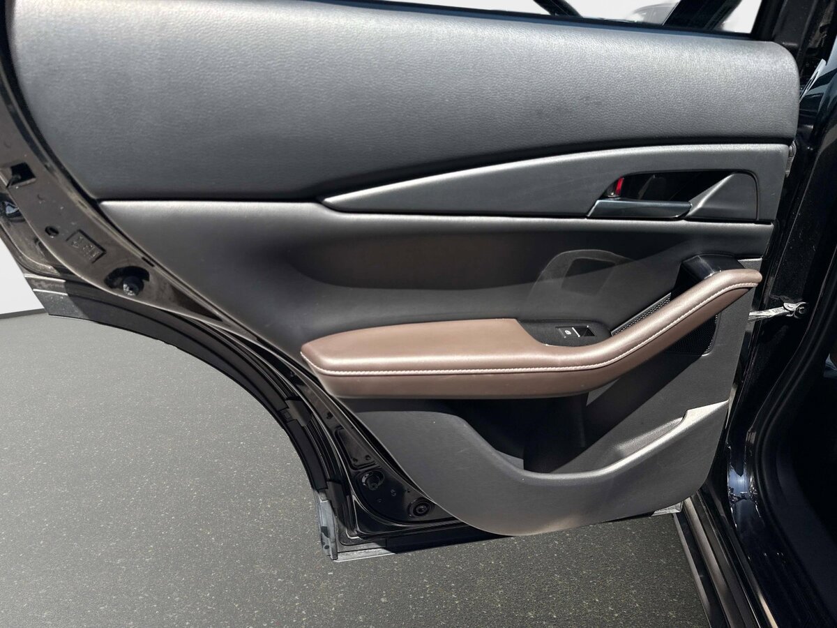 Used 2020 MAZDA CX-30 AWD w/ Premium Package image 11