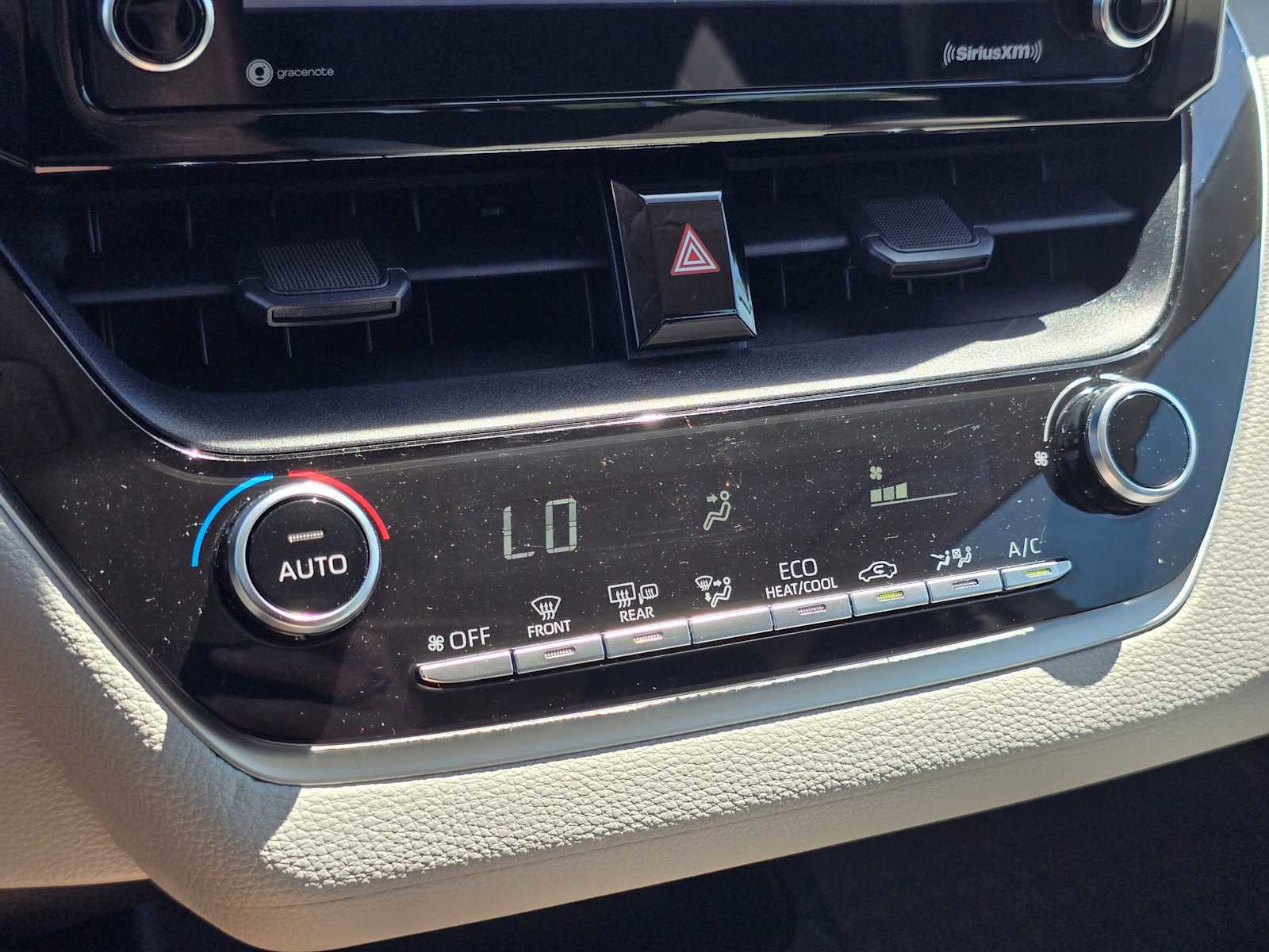 Used 2021 Toyota Corolla LE FWD image 27
