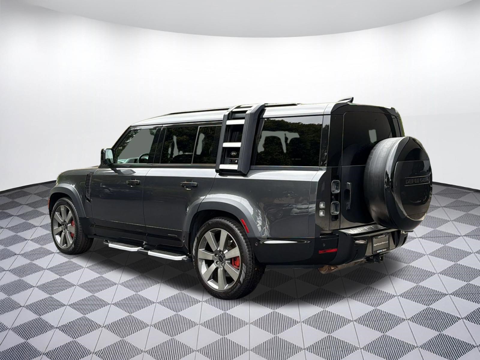 Used 2024 Land Rover Defender 130 X AWD/4WD image 3